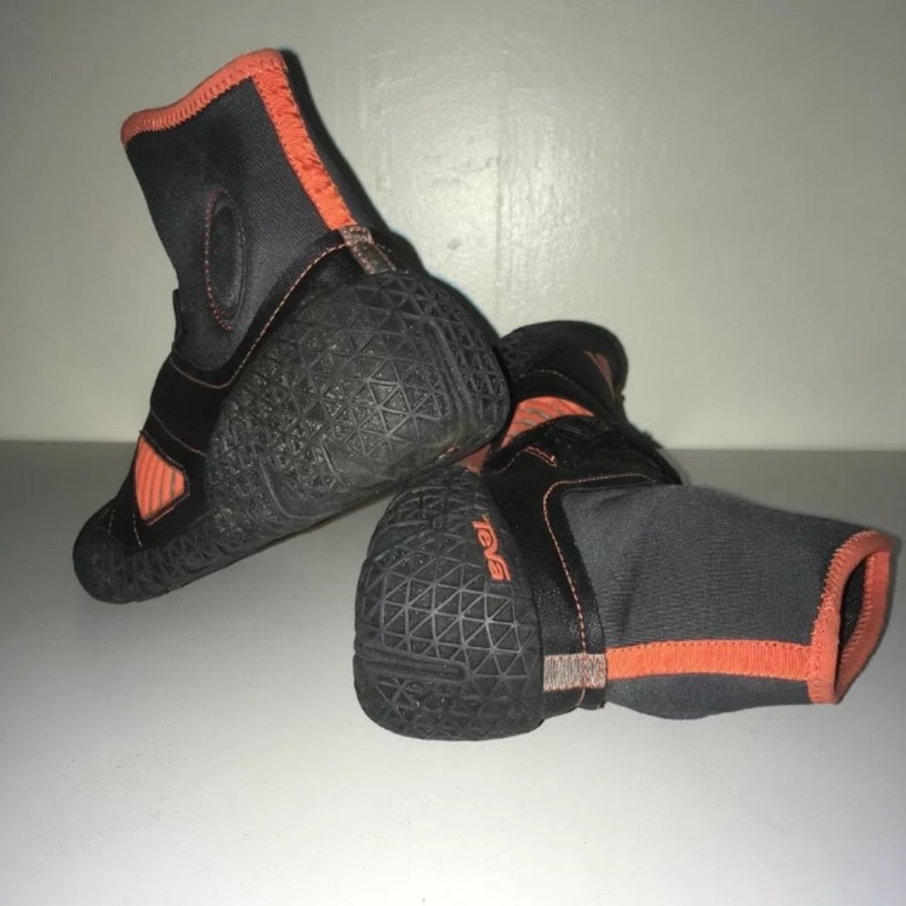 Teva wetsuit boots sz 9.5 - Picture 4 of 7